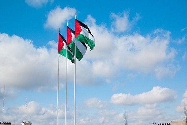 اهتزاز پرچم فلسطین در میدان ۲۲ بهمن خرم‌آباد