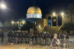 Siyonist güçlerinden Mescid-i Aksa’ya saldırı