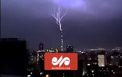 VIDEO: Lightning strikes Milad Tower in Tehran