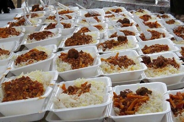 توزیع ۵۰۰۰ پرس غذای گرم بین نیازمندان نهاوند