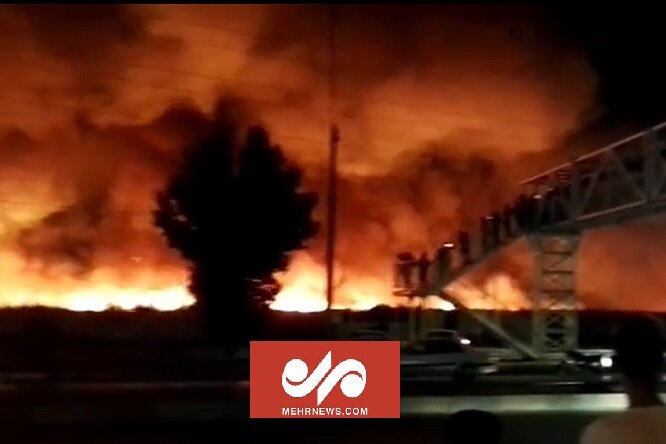 آتش‌سوزی گسترده در ورودی بوشهر