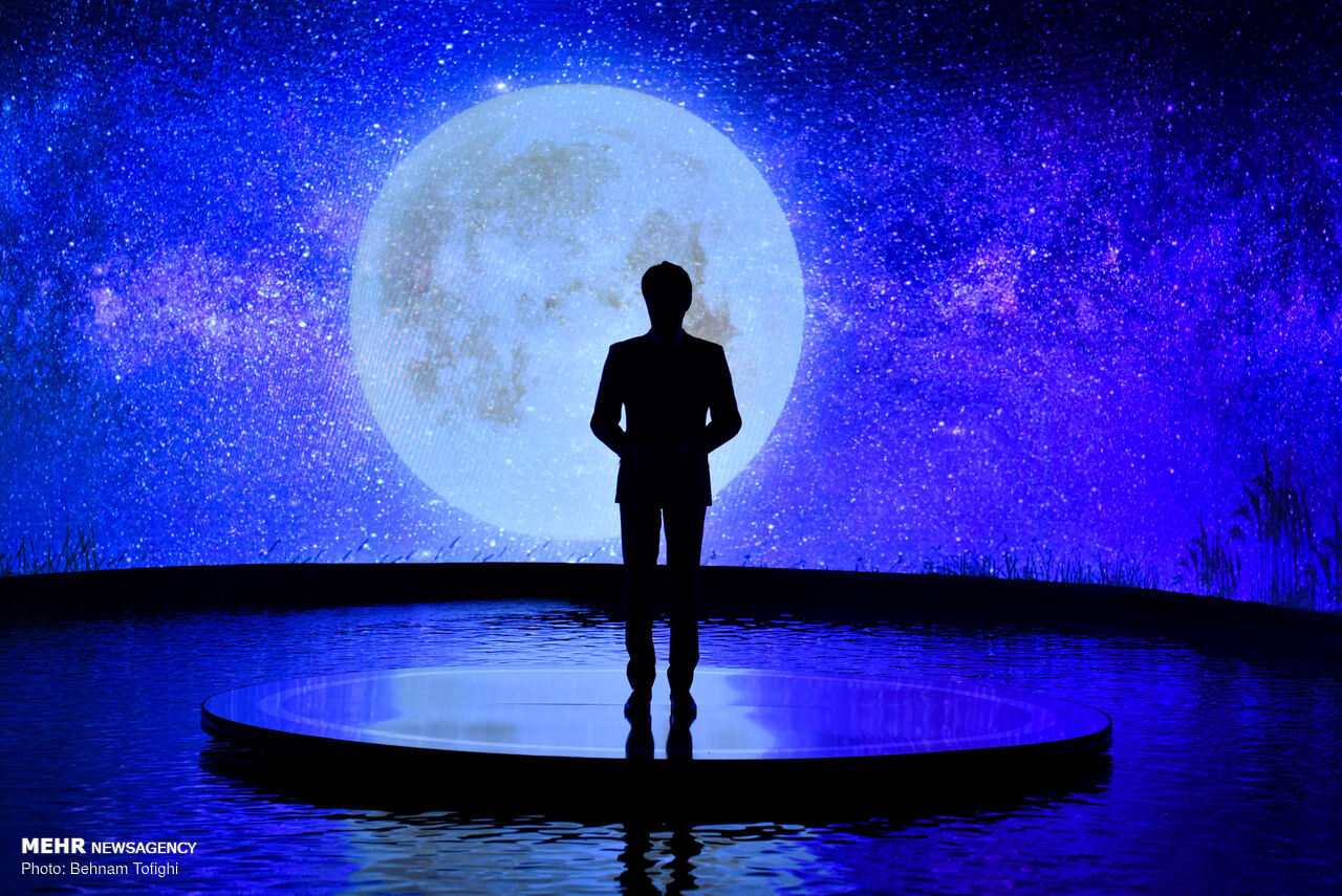 پشت صحنه «ماه من» در نیمه شب/ وقتی مجری وسط استخر آب است