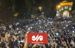 VIDEO: Thousands of Palestinians gather at al Aqsa Mosque
