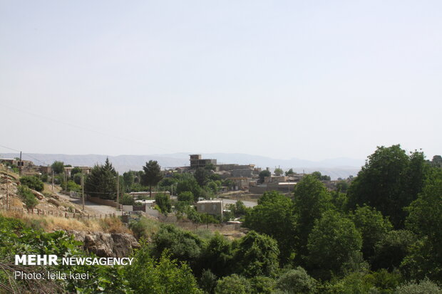 Kolm-e Bala village in W Iran
