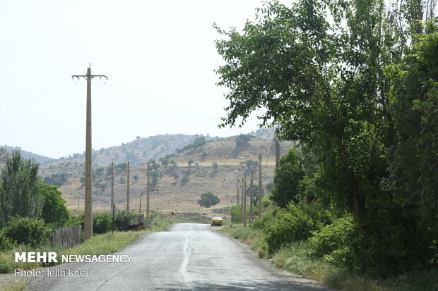 Kolm-e Bala village in W Iran
