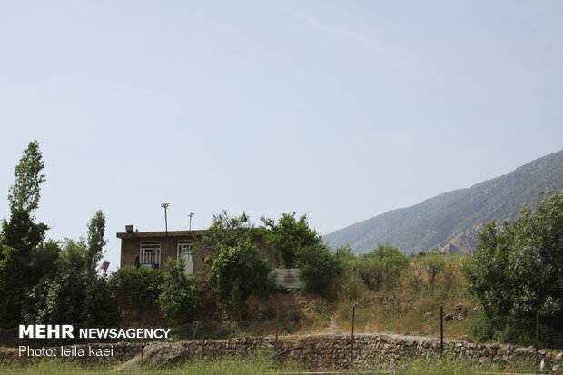 Kolm-e Bala village in W Iran
