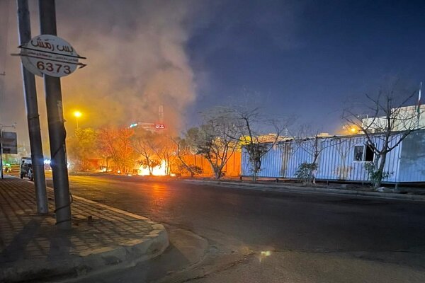 Rioters set fire to wall of Iran consulate in Karbala