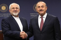 Zarif telefonda Türk mevkidaşı Çavuşoğlu ile görüştü