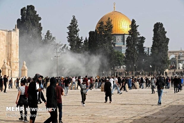 Fierce clashes between Palestinians and Israeli forces in Quds