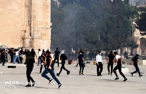 Fierce clashes between Palestinians and Israeli forces in Quds