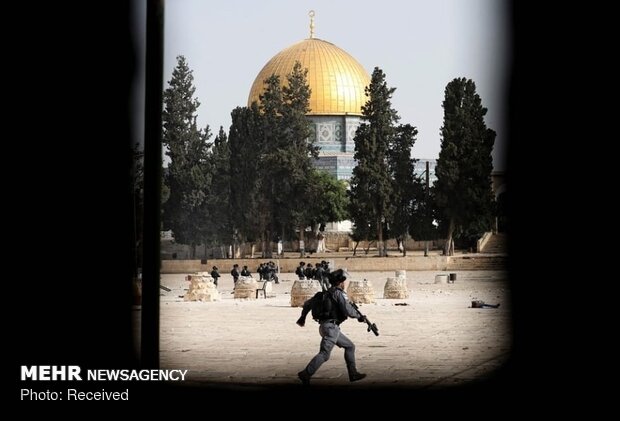 Fierce clashes between Palestinians and Israeli forces in Quds
