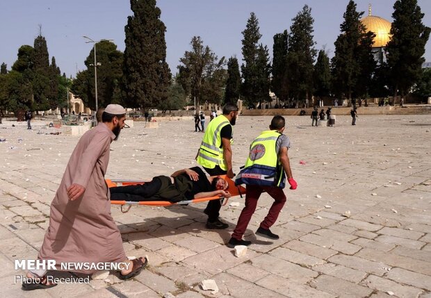 Fierce clashes between Palestinians and Israeli forces in Quds
