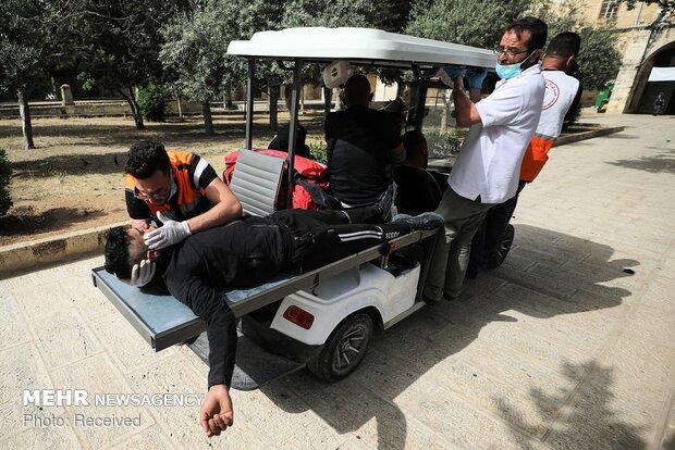 Fierce clashes between Palestinians and Israeli forces in Quds
