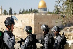 Zionists withdraw from Al-Aqsa Mosque after Al-Qassam warns