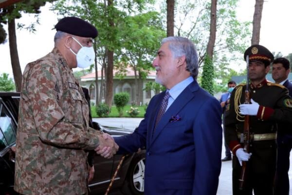 سفر رئیس ستاد ارتش پاکستان به کابل/ دیدار با «غنی» و «عبدالله»