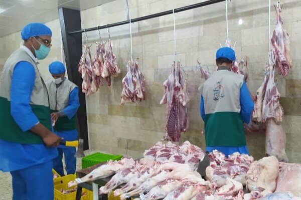 توزیع ۲۲۰۰ بسته گوشت گرم در شب عید فطر بین نیازمندان کرمانشاه