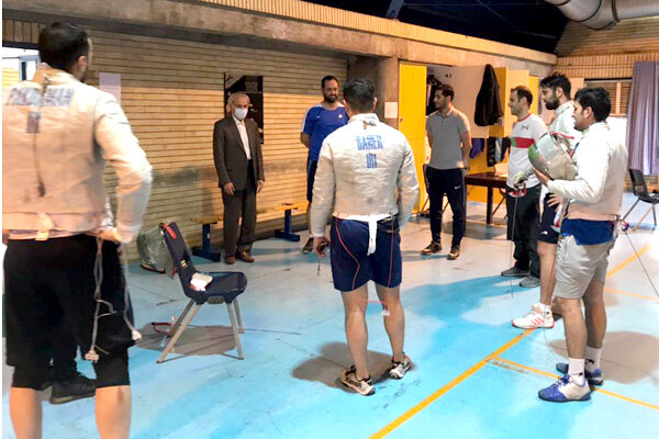 سرپرست کاروان ورزش ایران از اردوی شمشیربازی بازدید کرد