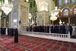 «بشار اسد» نماز عید فطر را در «دمشق» اقامه کرد