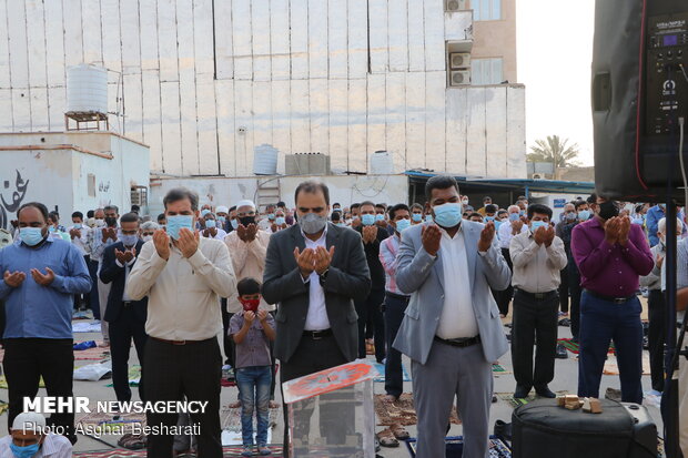 اقامه نماز عید فطر در جزیره قشم