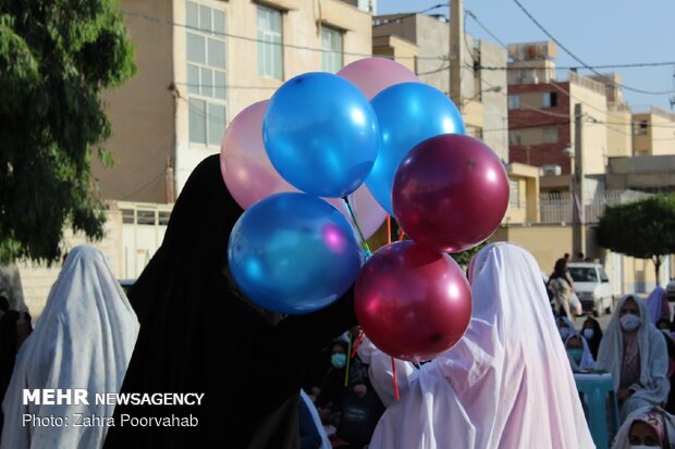 اقامه نماز عید فطر در عادل آباد شیراز