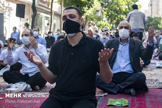 Ramazan Bayramı namazı Tahran'da eda edildi