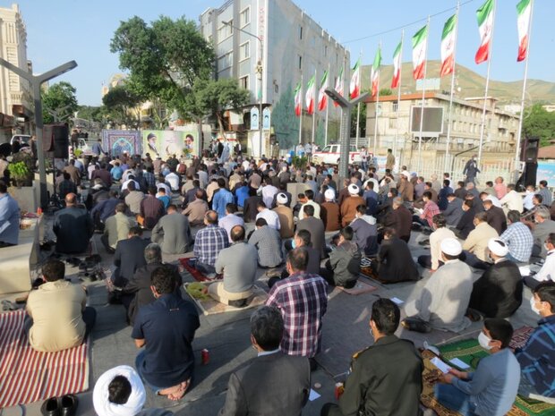 نماز عید فطر در سنندج اقامه شد