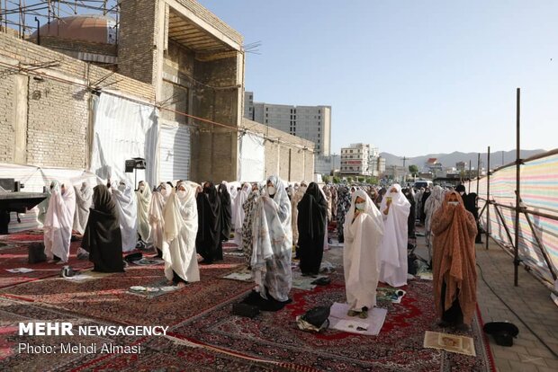 اقامه نماز عید فطر در زنجان 