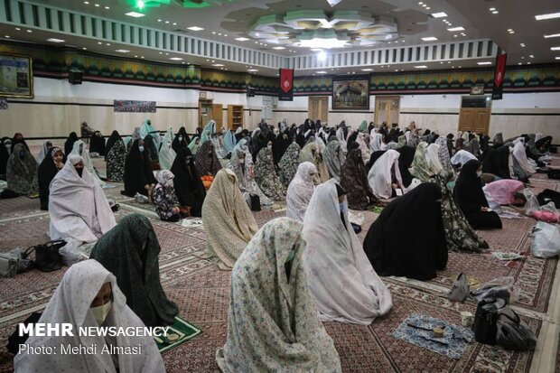 اقامه نماز عید فطر در زنجان 