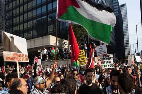 VIDEO: Hundreds protest in Chicago in support of Palestinians