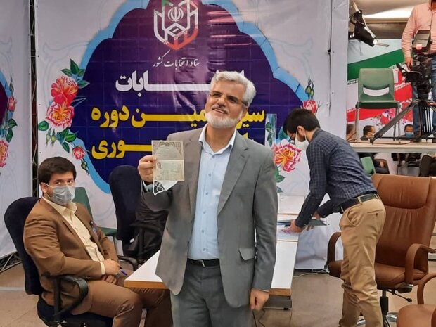 «محمود صادقی» در انتخابات ریاست‌جمهوری سیزدهم ثبت‌نام کرد
