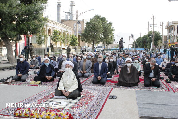 نماز عید سعید فطر در دروازه نجف