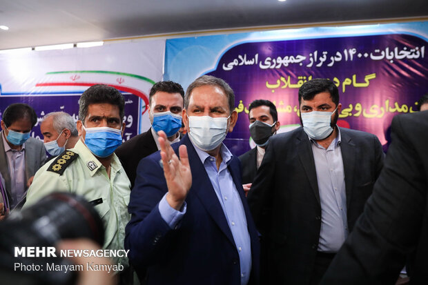 ثبت‌نام اسحاق جهانگیری در انتخابات ریاست‌جمهوری سیزدهم