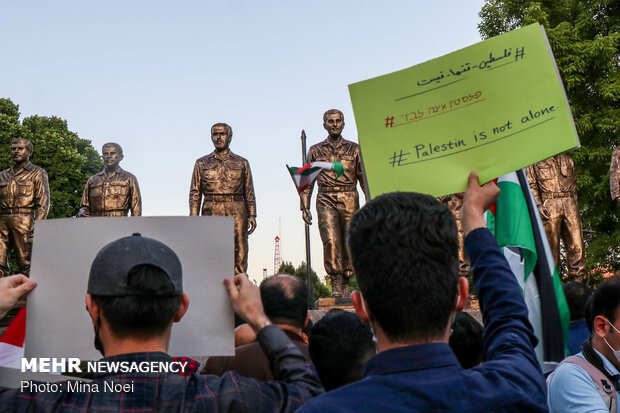 Gathering of People in Tabriz in support of Palestinians
