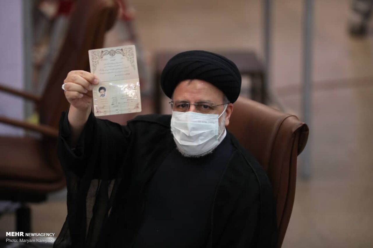 ایرانی عدلیہ کے سربراہ آیت اللہ رئیسی نے صدارتی انتخابات میں ثبت نام کردیا