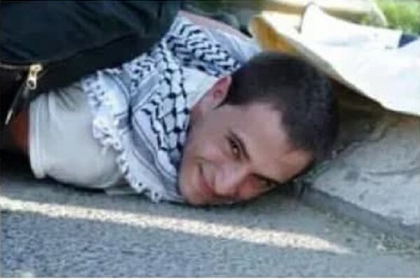 لبخند زندانی <a href='https://sayeb.ir/tag/%d9%81%d9%84%d8%b3%d8%b7%db%8c%d9%86'>فلسطین</a>ی؛ تیری داغ‌تر از سلاح سرباز صهیونیستی