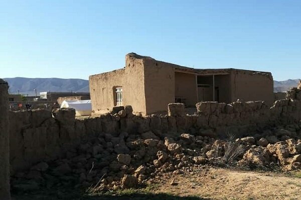 بخشی از خسارت زلزله بامداد امروز در روستاهای جاجرم