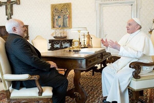 VIDEO: Iranian FM holds meeting with Pope Francis in Vatican