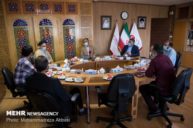 جلسه هم اندیشی مدیران ادوار گذشته روزنامه تهران تایمز با مدیر عامل گروه رسانه ای مهر