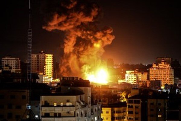 Zionists cary out extensive, successive attacks on Gaza