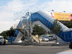 شهرداری تهران ملزم به ارائه لایحه ایمن سازی پل های عابر پیاده شد
