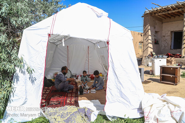 یک روز بعد از زلزله روستای شورک