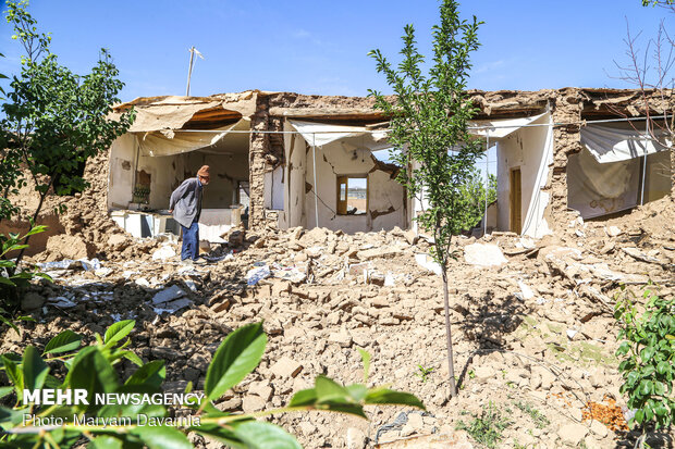 یک روز بعد از زلزله روستای شورک