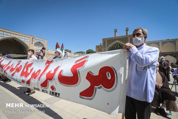 طلاب زنجانی در اعتراض به جنایات رژیم صهیونیستی تجمع کردند