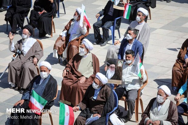 طلاب زنجانی در اعتراض به جنایات رژیم صهیونیستی تجمع کردند