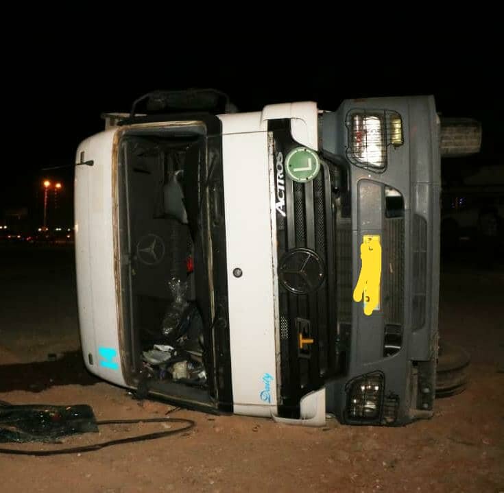 حادثه عجیب ترافیکی در اصفهان /۳ کامیون همزمان واژگون شدند