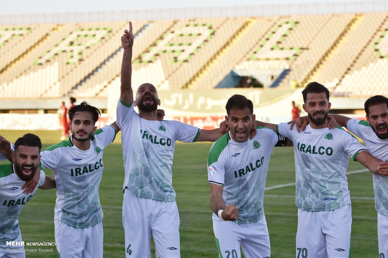 دیدار تیم های فوتبال آلومینیوم اراک و تراکتور تبریز در جام حذفی