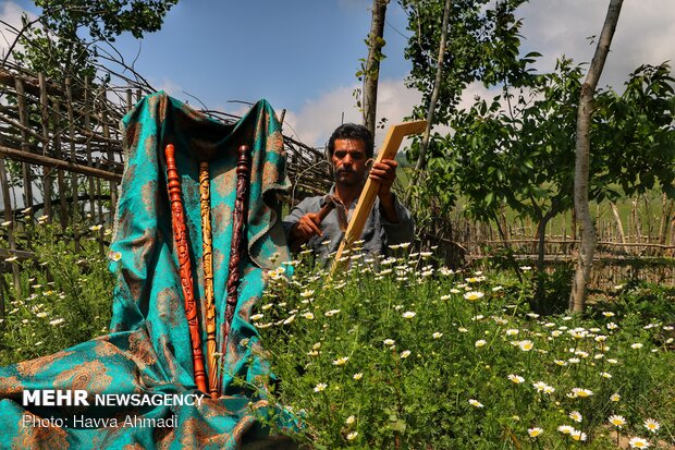 خلق اثر هنری"عصاهای فاخر"