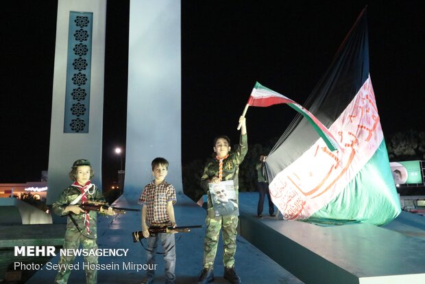 جشن پیروزی جبهه مقاومت در <a href='https://sayeb.ir/tag/%d9%85%d8%b4%d9%87%d8%af'>مشهد</a>