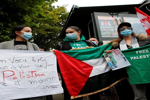 تجمع دهها تن از شهروندان پاریس در حمایت از حقوق مردم غزه