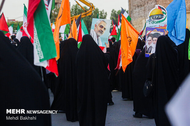 People in Qom celebrates victory of Palestinians on Zionists 